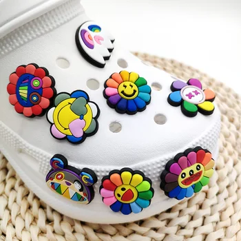 8 adet Çiçek Sevimli Karikatür Croc Charms Ayçiçeği ayakkabı Takılar Uyar DIY Sandalet Dekorasyon Gökkuşağı ayakkabı süslemeleri jıbz